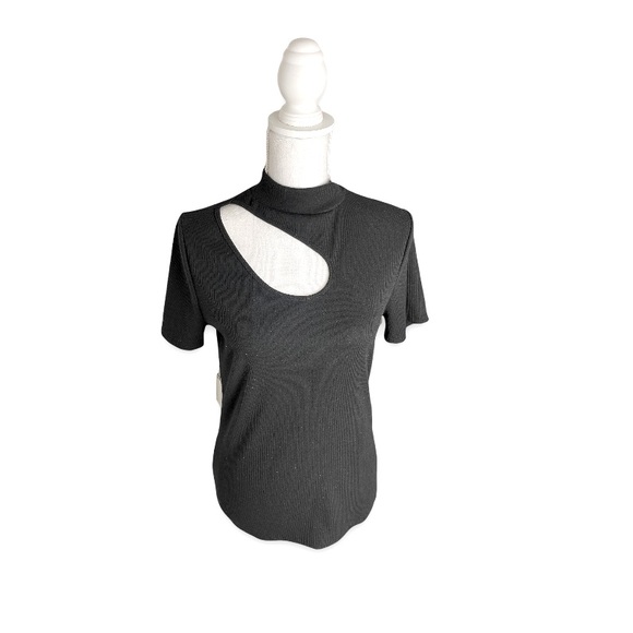Willow Tops - Women’s black short sleeve asymmetrical chest cut shirt size XL